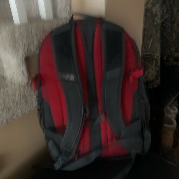 THE NORTH FACE BOOK BAG BLACK GRAY ON THE FRONT AND RED ON THE BACK. - Picture 4 of 4